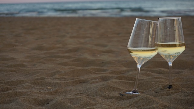 Photo of wine on beach | Creekstone Village