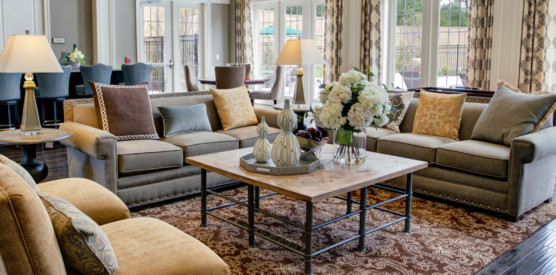 Seating area lounge at Creekstone Village apartments in Pasadena, MD